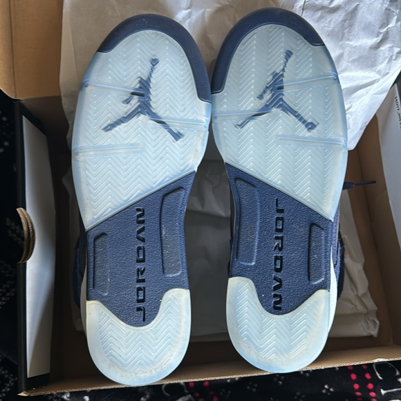 Air Jordan 5 - Picture 3 of 7